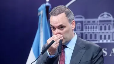 manuel-adorni