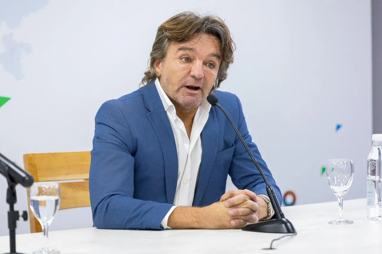 photo_5102988594892180518_y-2