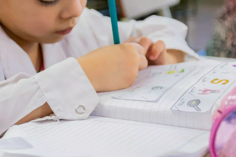 multimedia.normal.96dab709ca4213b7.636f6d69656e7a6f20646520636c617365735f6e6f726d616c2e77656270