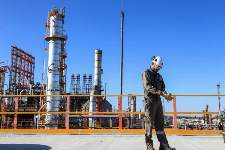 ypf-refineria-lujan-de-cuyo-48-2-728x485