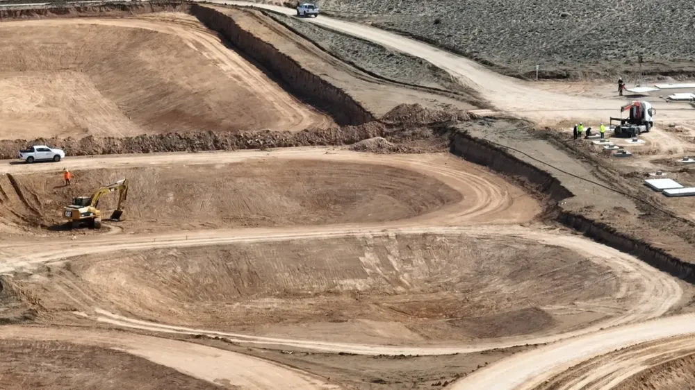 1761652862_f4a503e18f2072607ad4-1536x863