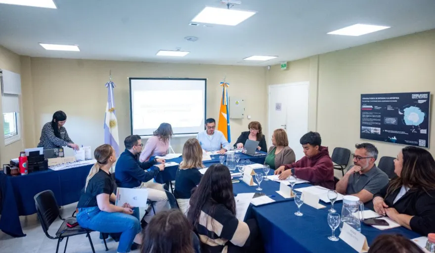 20251128152917_rol-en-politicas-de-ninez-y-familia-durante-el-v-consejo-provincial