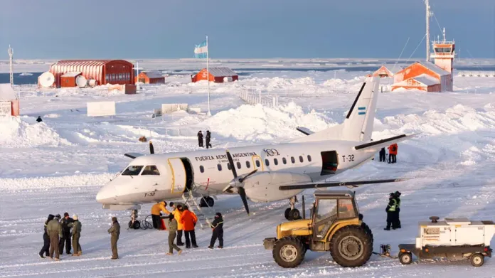2025-evacuacion-aeromedica-saab-04-jpg