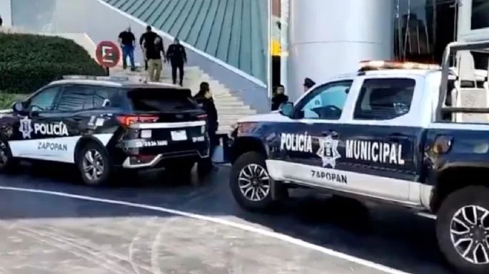 f685x385-798120_835813_6961