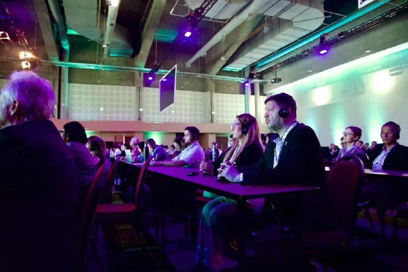 727498d3-b42a-44a4-8ed9-6b20b29188b6