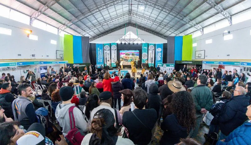 f6510995-d8cc-4d2e-8f50-0819bc530053