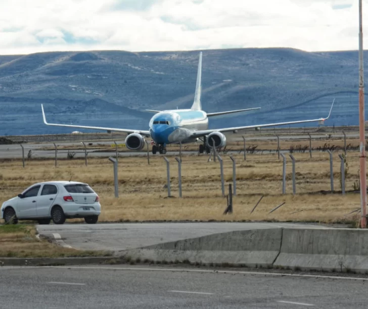 aerolineas-argentinas-aeropuerto-avion-2309jd2-728x613