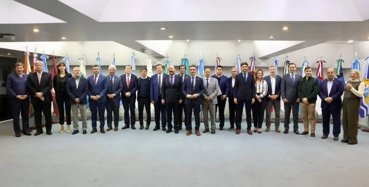 gobernadores-CFI-lamothe-reelegido-3-728x369