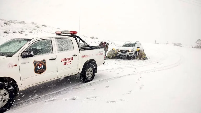 operativo-nieve-autos-varados-ruta-43