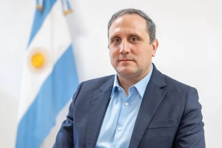 ministro-scaled
