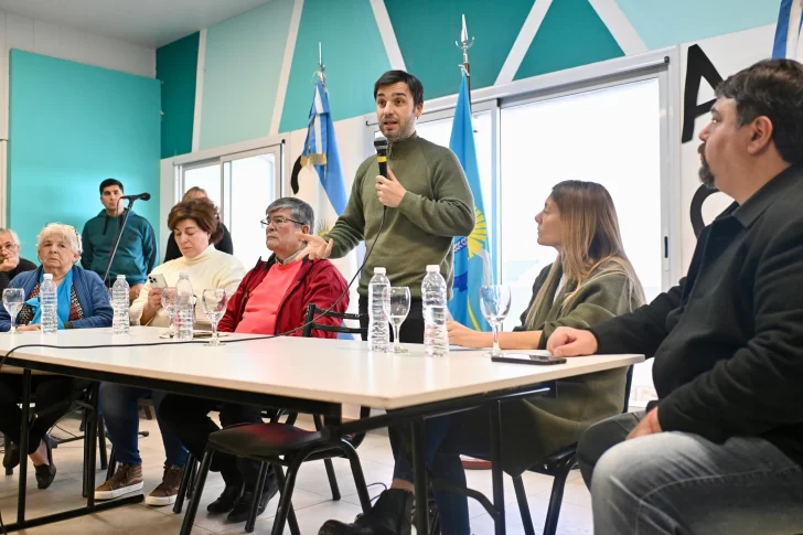 Torres-anuncio-que-presentara-en-la-Legislatura-una-Ley-de-Proteccion-para-Adultos-Mayores-728x485