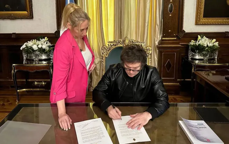 milei-firma
