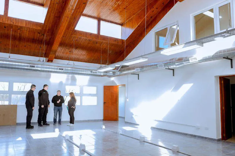 multimedia.normal.8d9f2f720a22796a.Q0VOVFJBTF9ub3JtYWwud2VicA==