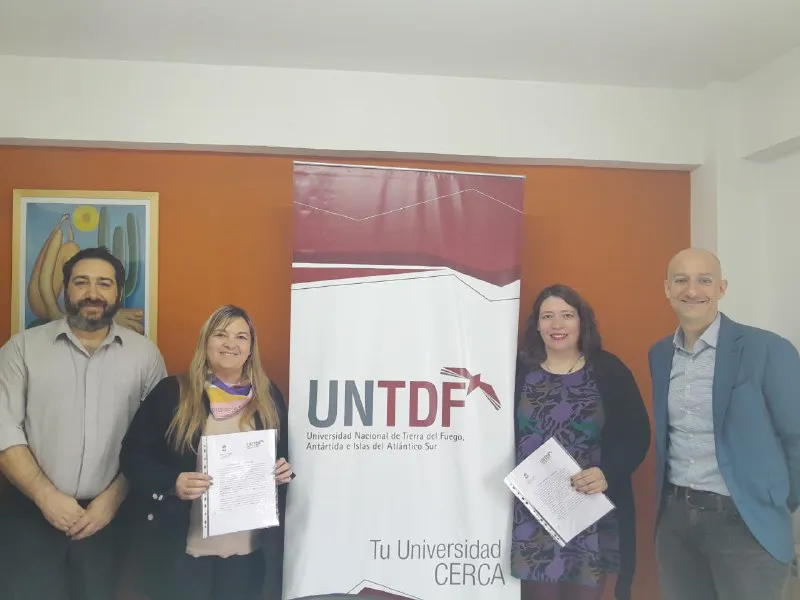 d35e2115-7146-4967-b10e-90303574cd28