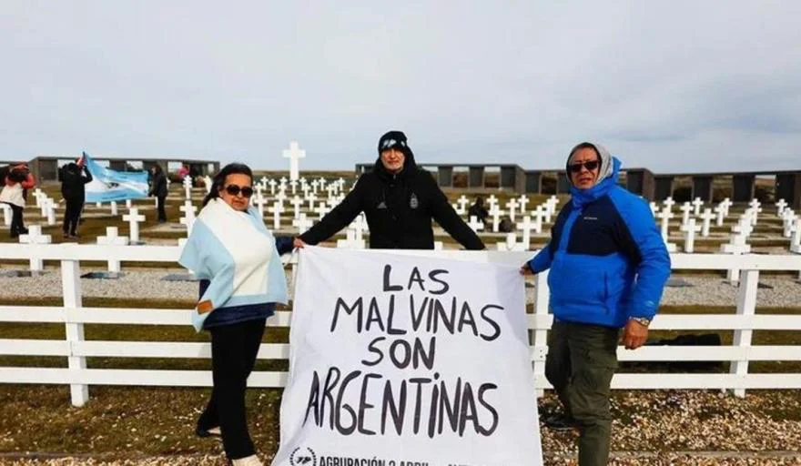 cartel en las islas