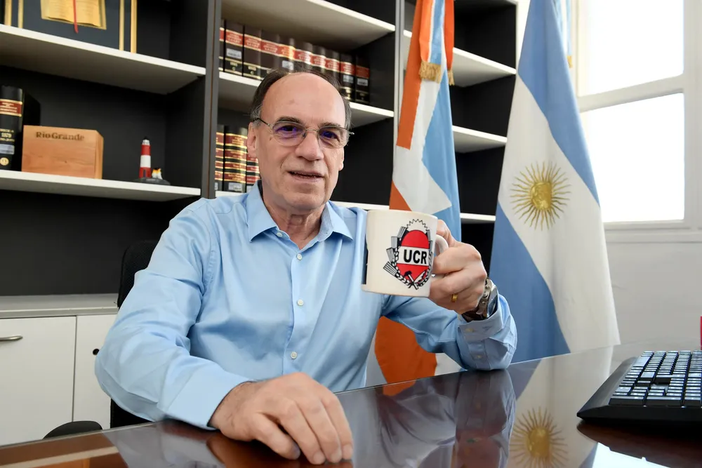 multimedia.grande.8a343ff6f69ff6cf.Z3JhbmRlLndlYnA=