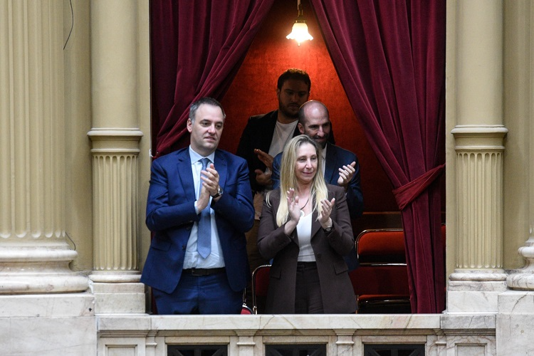 Manuel-Adorni-y-Karina-Milei-sesion-preparatoria