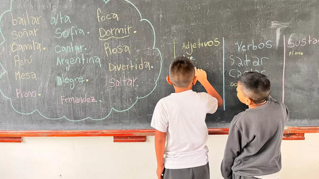 106096-mas-de-200-estudiantes-participan-de-los-talleres-de-lengua-y-matematica-en-verano