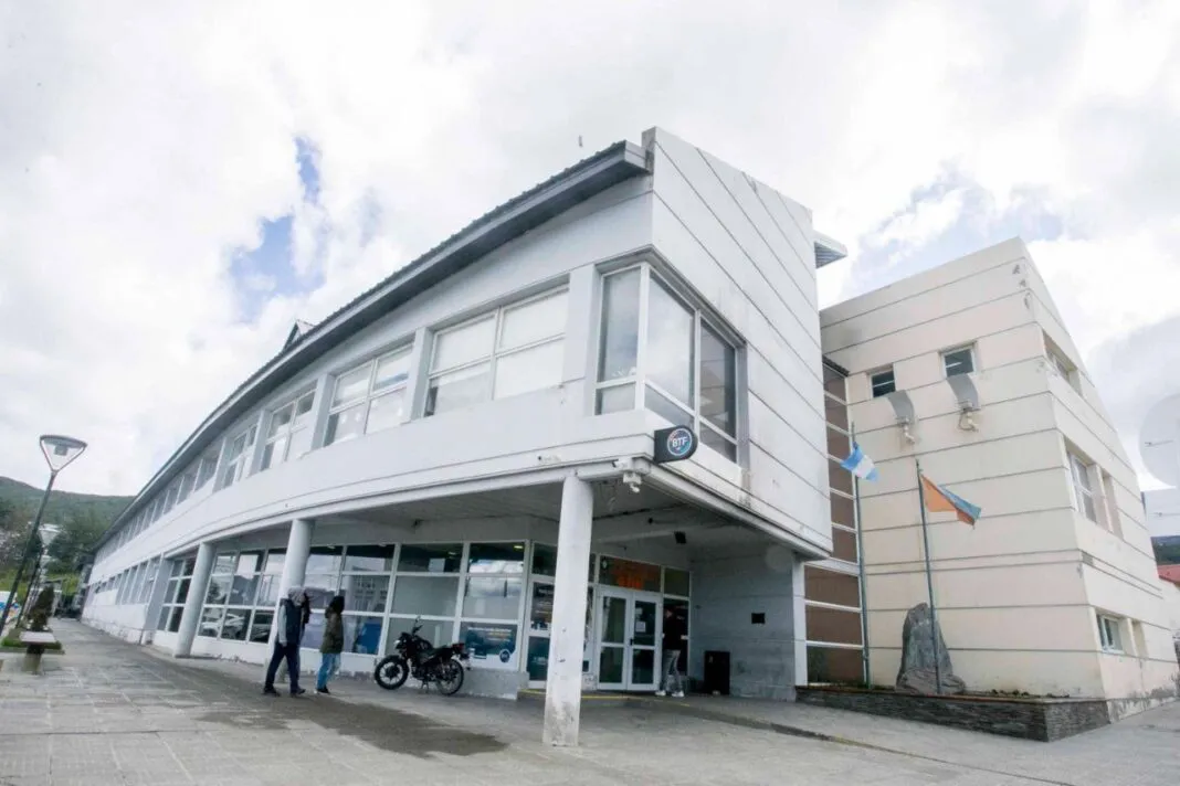 photo_4929285956934765528_y-1068x712