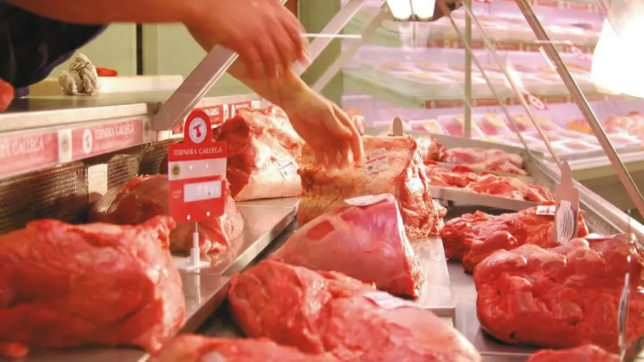 carne-vacuna-en-carniceria-argentina-e1644233305555