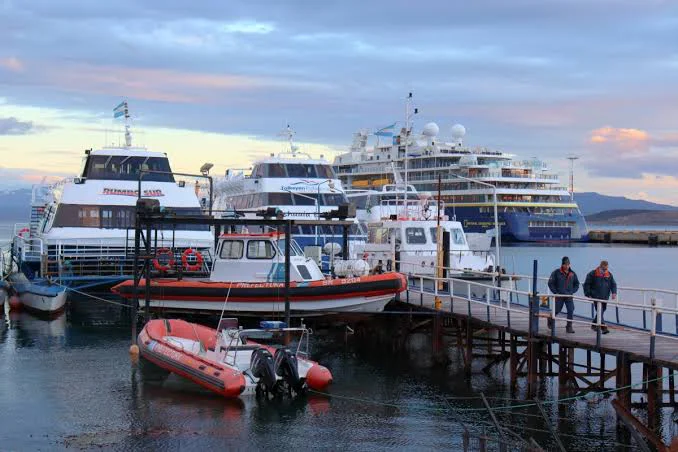 muelle catamaranes