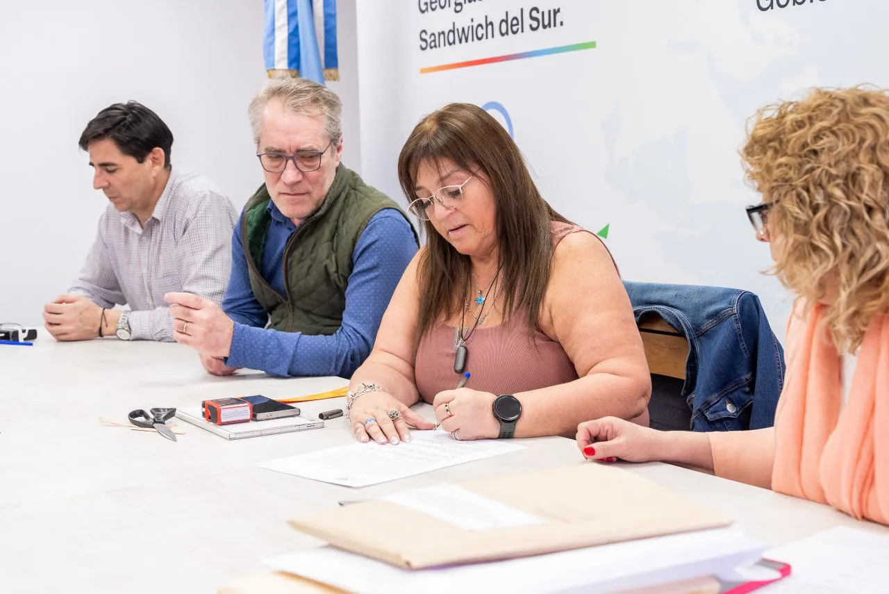 e45b8aca-0051-4ceb-83fd-e6183095cf3b