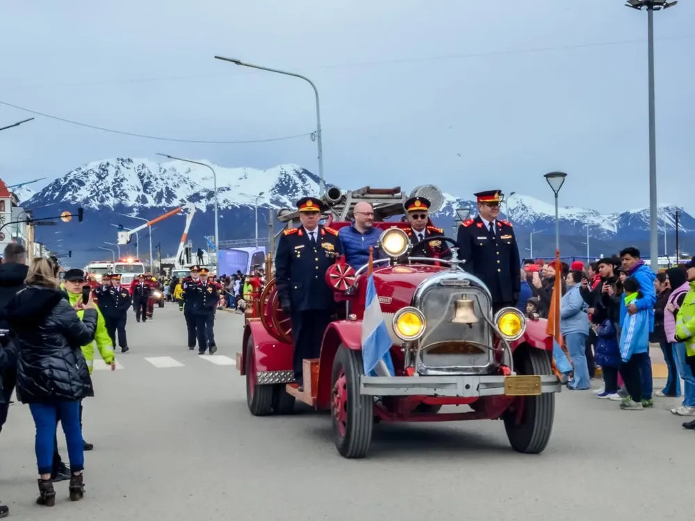 multimedia.grande.bb0bbcd78116b433.Qk9NQkVST1MtMTUzNngxMTUyX2dyYW5kZS53ZWJw