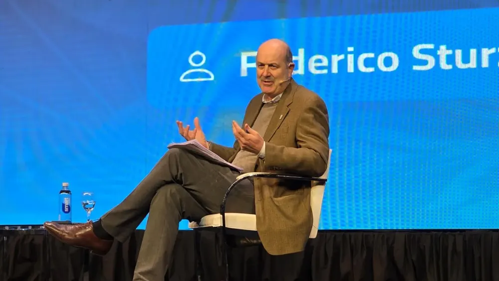 Sturzenegger-en-La-Rural-1536x864