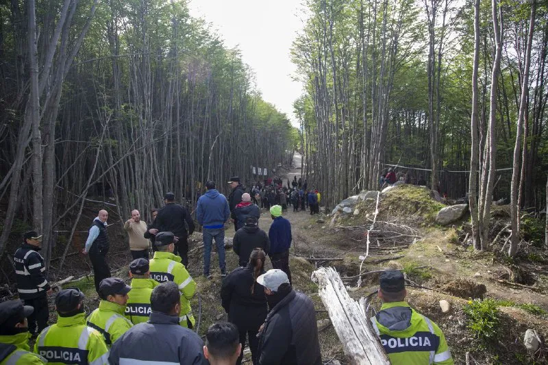 5b00b2dd-f61d-40be-b5af-bf7ba9bcbd12