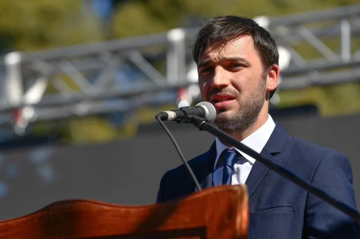 ignacio-torres-chubut-presentacion-comando-unificado-trelew-4-728x485